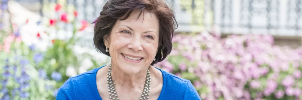 idosa com pele melhor